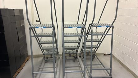 Warehouse ladders
