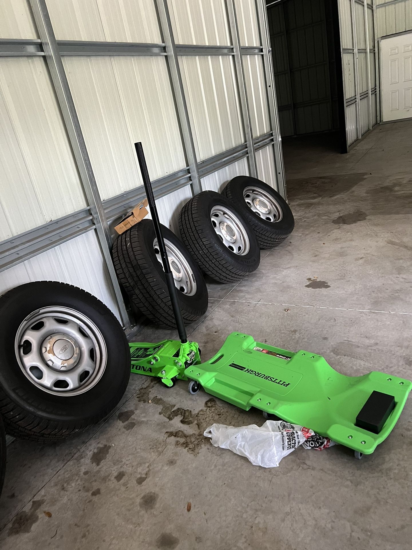 4 Michelin Tires 265/70R17 And OEM Rims