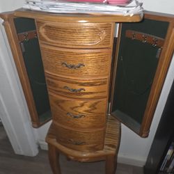 Vintage Standing Jewlery Box Beautiful 