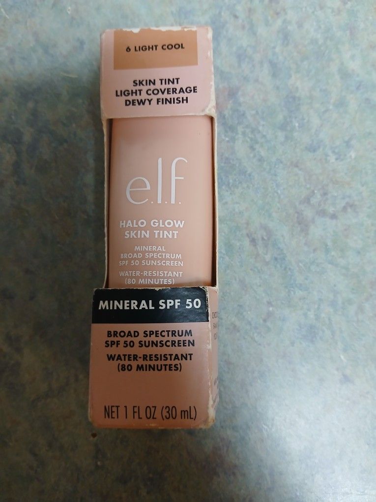 e.l.f  Halo Glow Skin Tint In Light Cool 