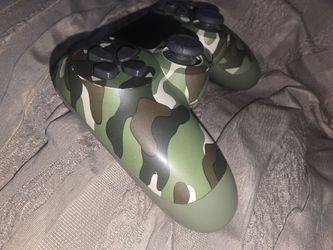 PS4 CONTROLLER { Used