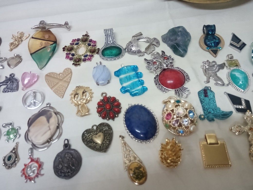 Pendant Lot