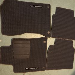 NISSAN ALTIMA SR  ORIGINAL CARPETS