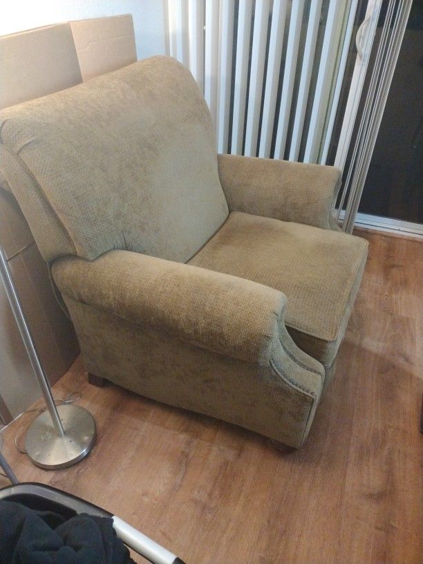 BASSETT RECLINER