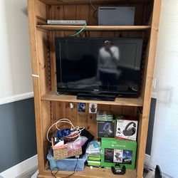Wooden  Bookcase With 2 Adjustable Shelves 