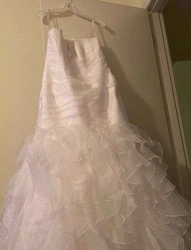 Selling My Wedding Dress-Never Worn...only Serious Offers