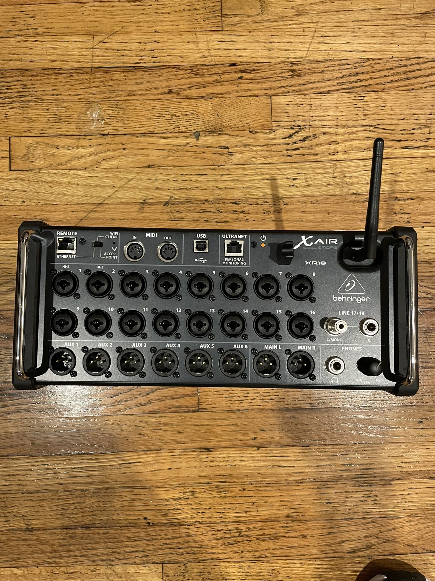 Behringer X Air XR18 18 Channel Mixer