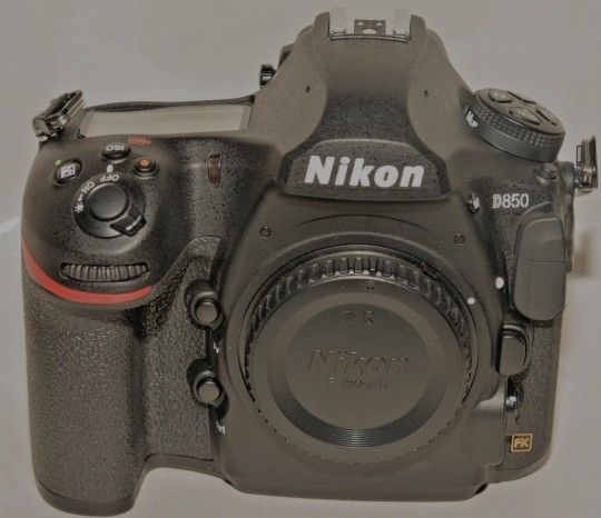 Nikon D850 body Low Shutter Cpunt Nikon