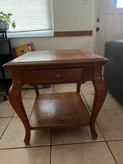 Wood End Table/Side Table