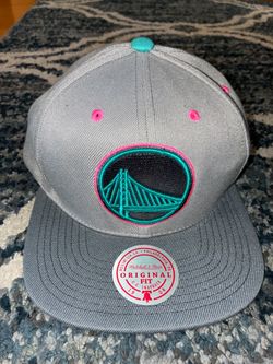 Mitchell & Ness Golden State Warriors Nostalgia Co. Snapback Hat – Gray/Teal/Pink