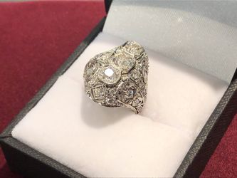 Platinum Woman’s Ring 1.5 karats Diamond