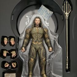 Mezco Aquaman 