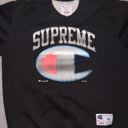 Supreme champion XL Crewneck