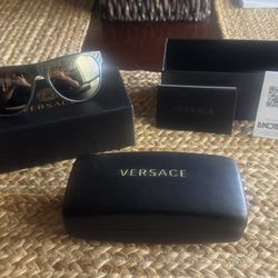 Versace Authentic Sunglasses. (Unisex)