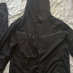 All Black Nike Tech Size 2XL