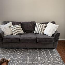 Couch Great Condition $ 85