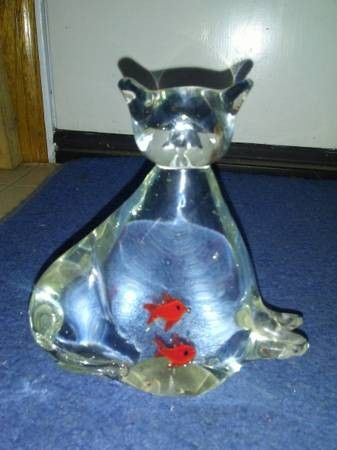 Vintage handblown paperweight cat!