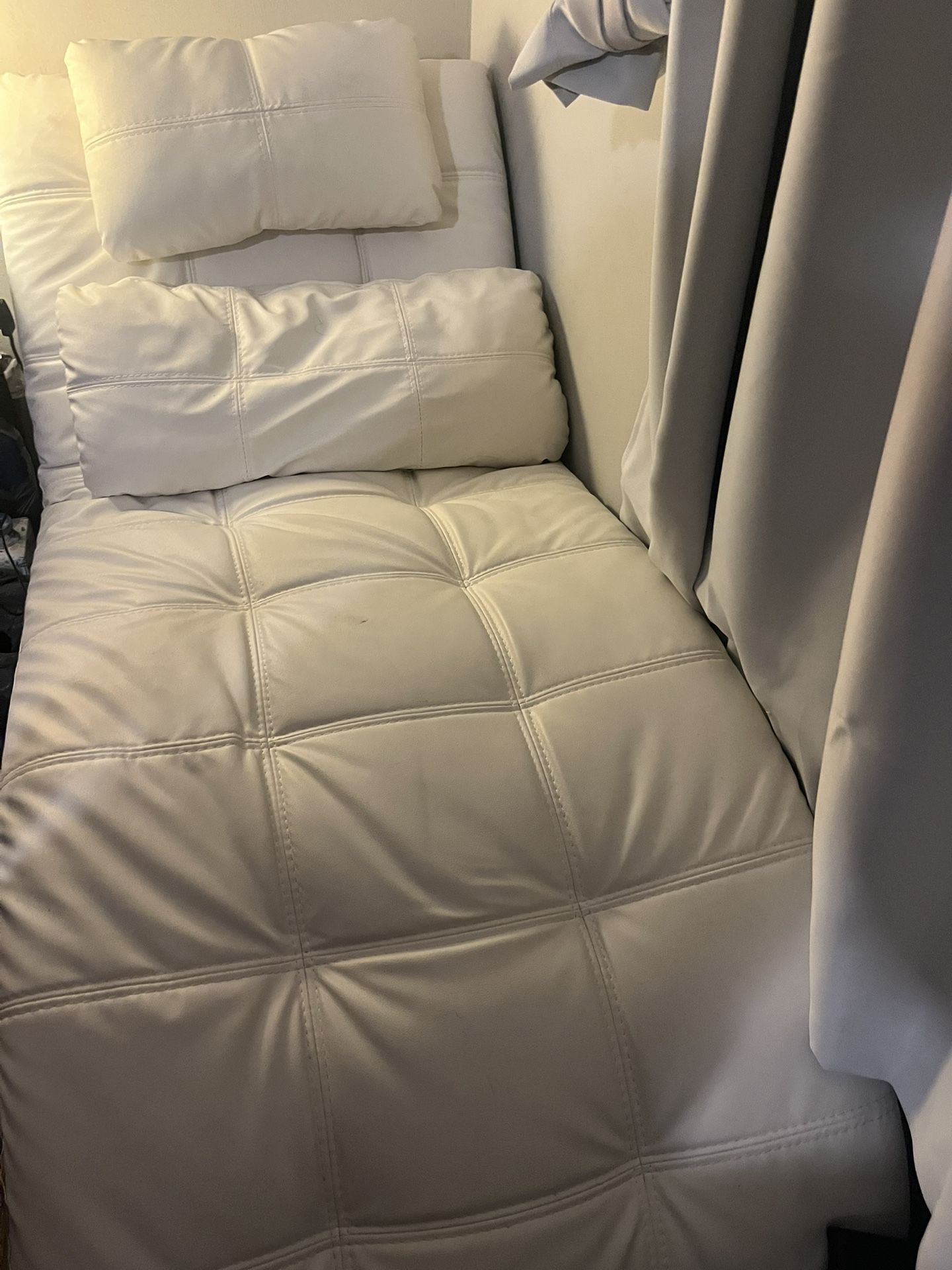 Chaise Lounge