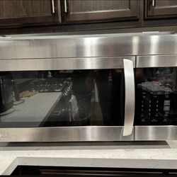 LG 1.7 cu. ft. Over-the-Range Microwave Oven