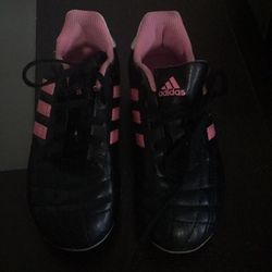 Tenia adidas de socer para niña