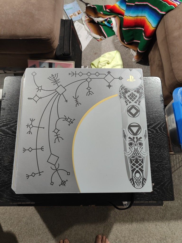 PS4 God Of War edition + PSVR