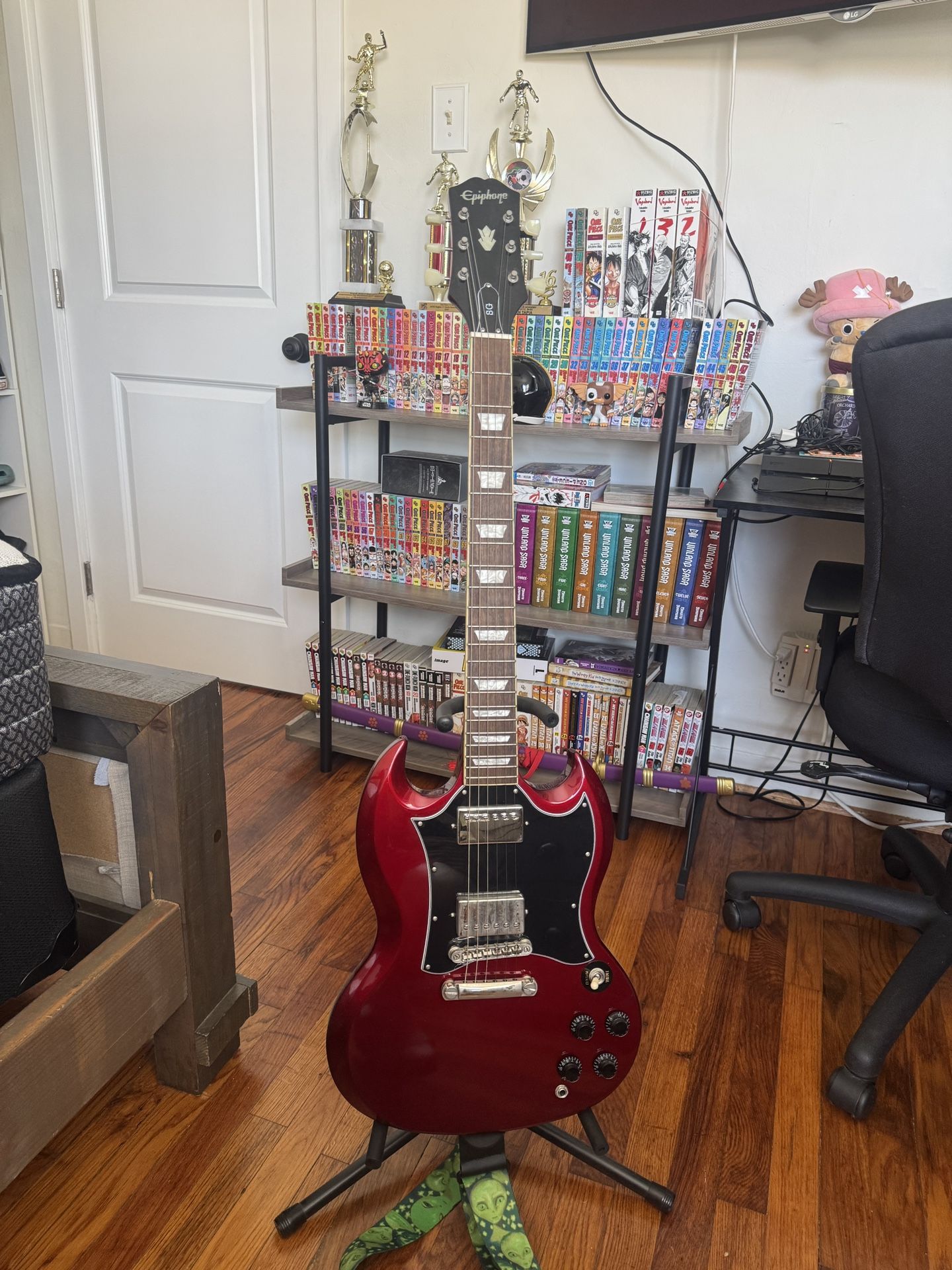 Epiphone SG Standard Electric Guitar Cherry with Mustang LT25 amp included
