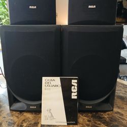 collectible 24in side table with marble base

This is a vintage side table made in India. The table has a 12-inch oval wooden top 6 in marble base.  S