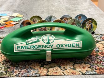 Vintage Saf Labs Emergency Oxygen Kit Portable Green Case w/ Two Tanks & Instructions