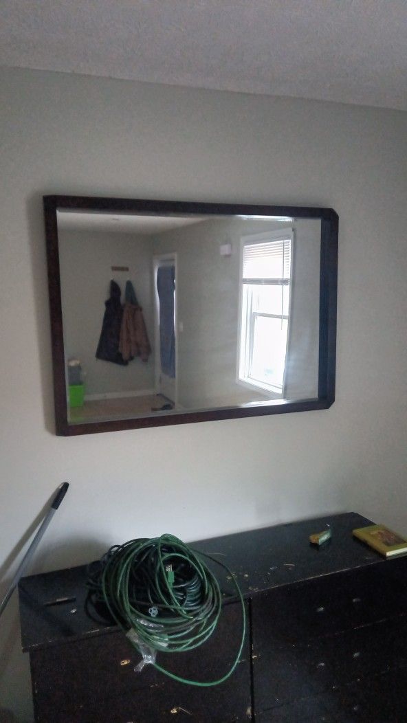 Dresser/Wall Mirror