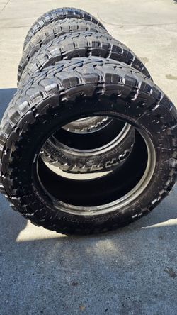 Toyo tires 35x12.50R 20LT