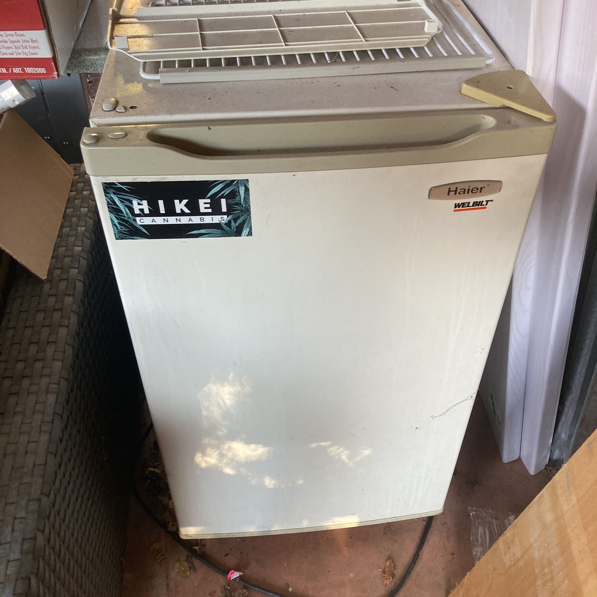 Mini Fridge Haier WELBILT - Used