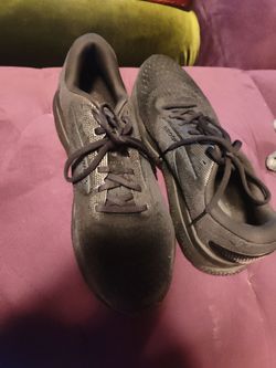 brooks black ghosts 10.5 in mens