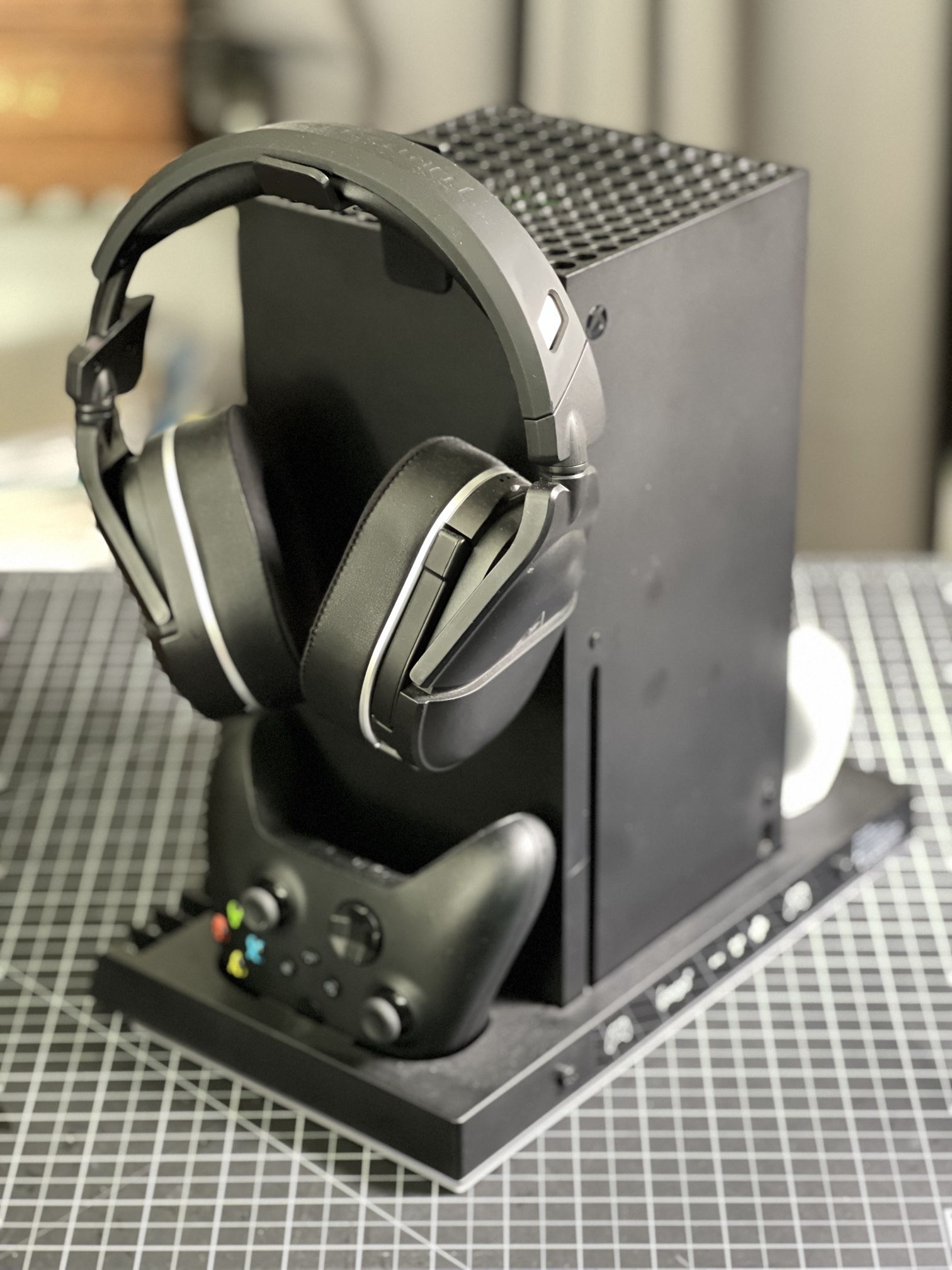 X-BOX Series X With 2 Controllers, Headphones, Charging Dock