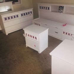 (NOT SOLD YET) White Platform Storage Bed W/3 drawers- B/Outs 