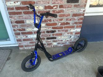 Mongoose Scooter