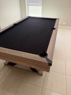 9 ft American Legends Pool Table