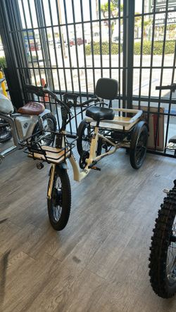 Emojo electric trike