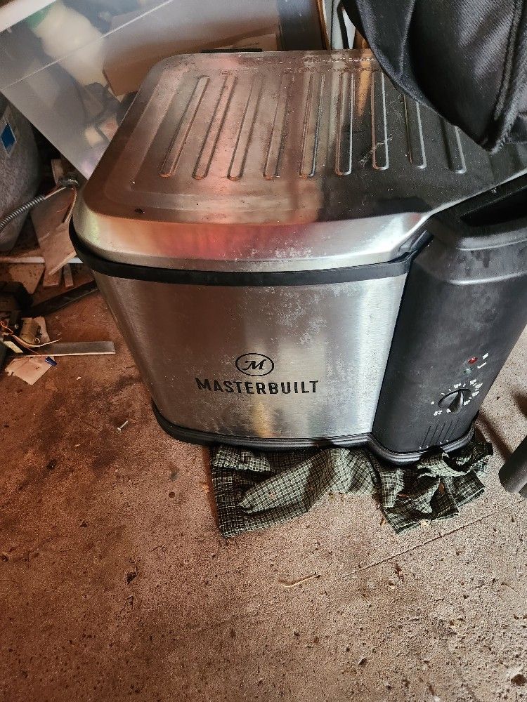 Turkey Plug In Fryer Does Not Use Propane.