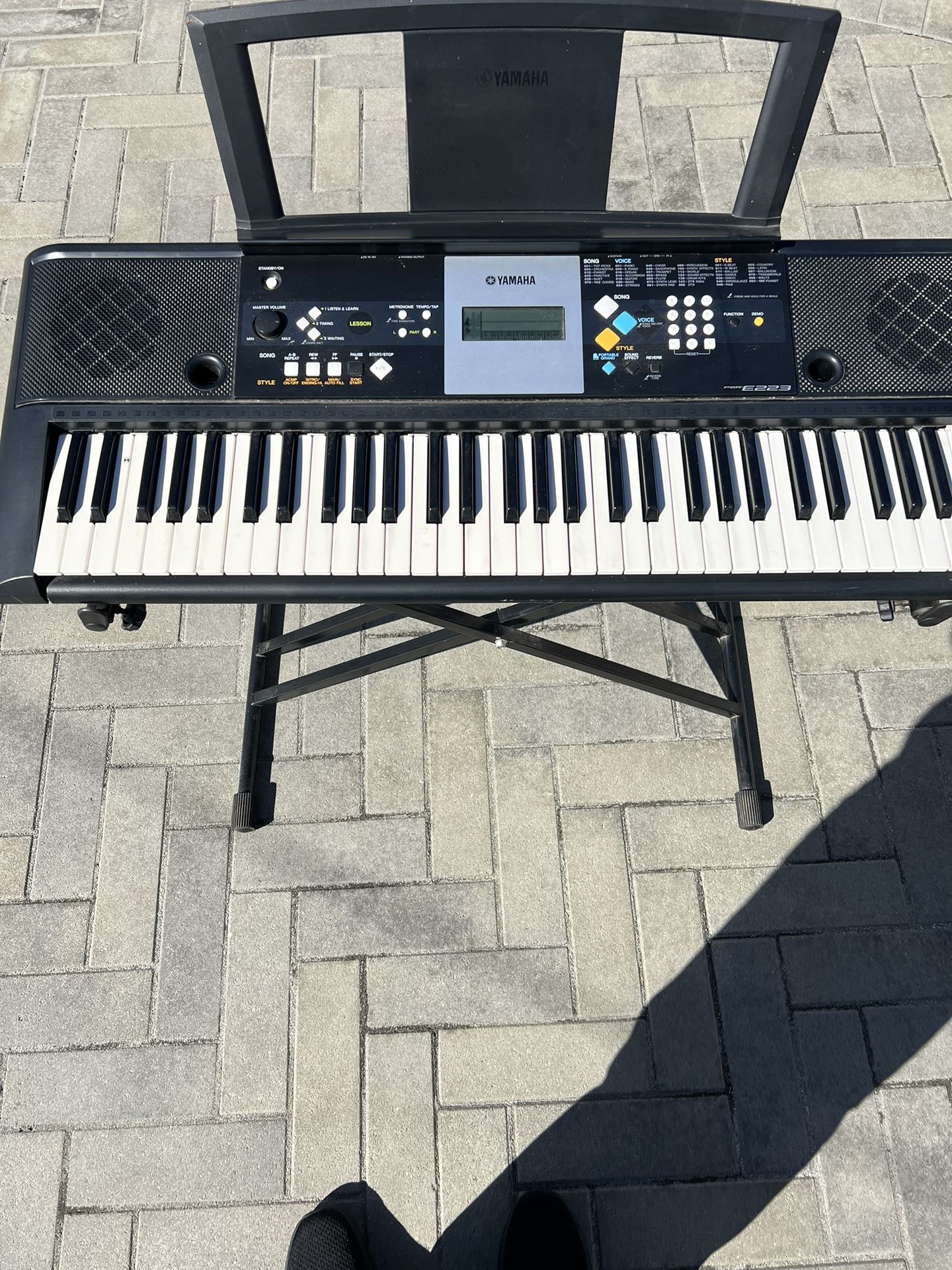 Yamaha PSR E223 Keyboard