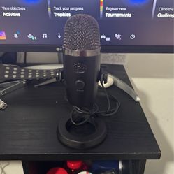 Blue Yeti USB Stream Microphone 