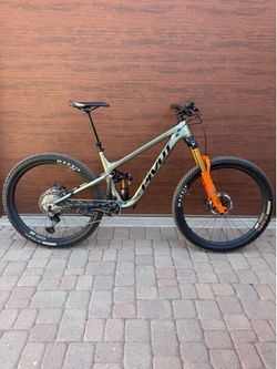 2024 Pivot Firebird (Large)