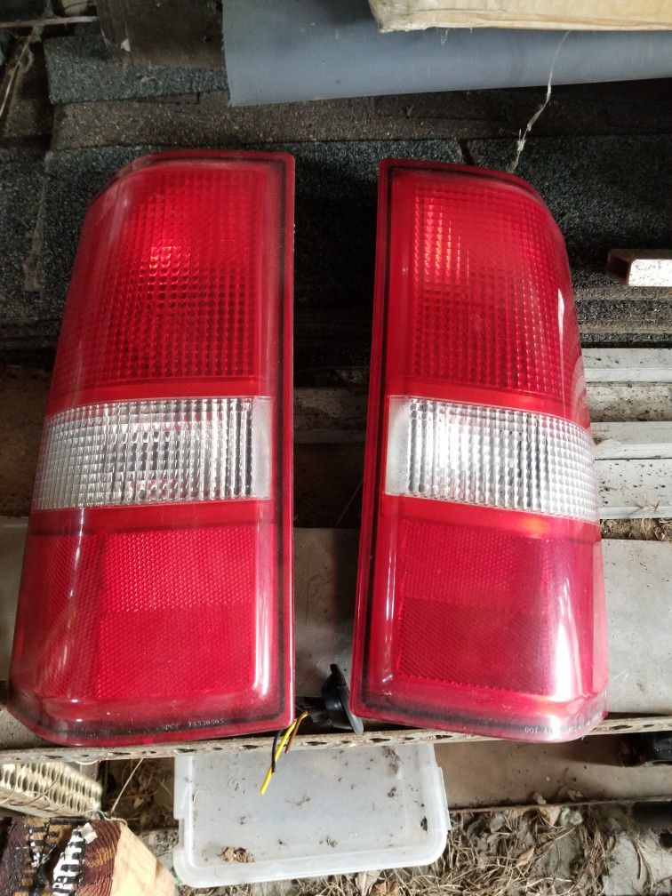 Tail Light Rear Lamp Left Driver for 03-19 Chevy Express/GMC Savana