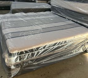 King size Serta icomfort 1000 memory foam brand new mattress