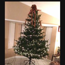 Árbol  Navideño  Size 10 Pies De Alto $50 Firme Precio
