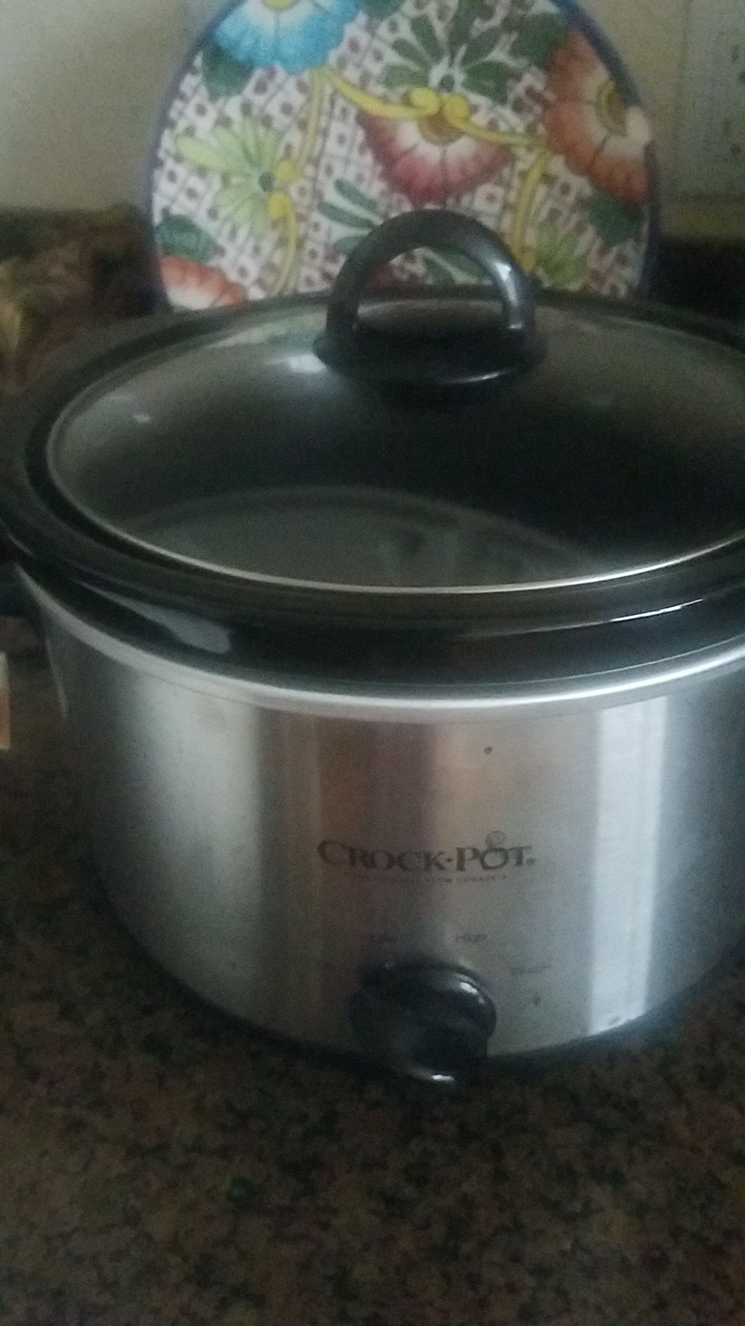 crock pot hardly used 4 quarts