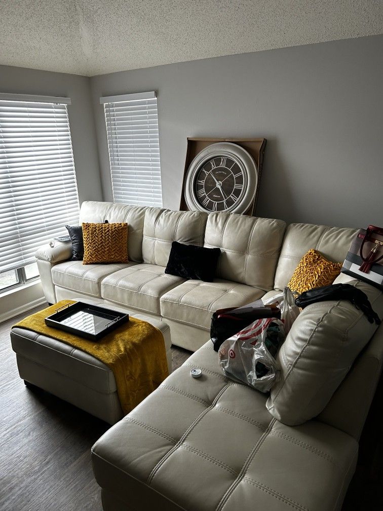 Leather Sectional w/ Ottoman