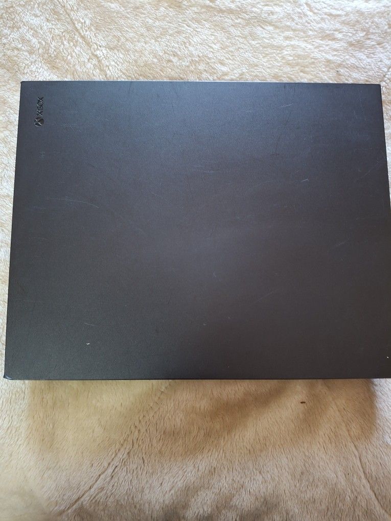 Xbox One X w/ Controller