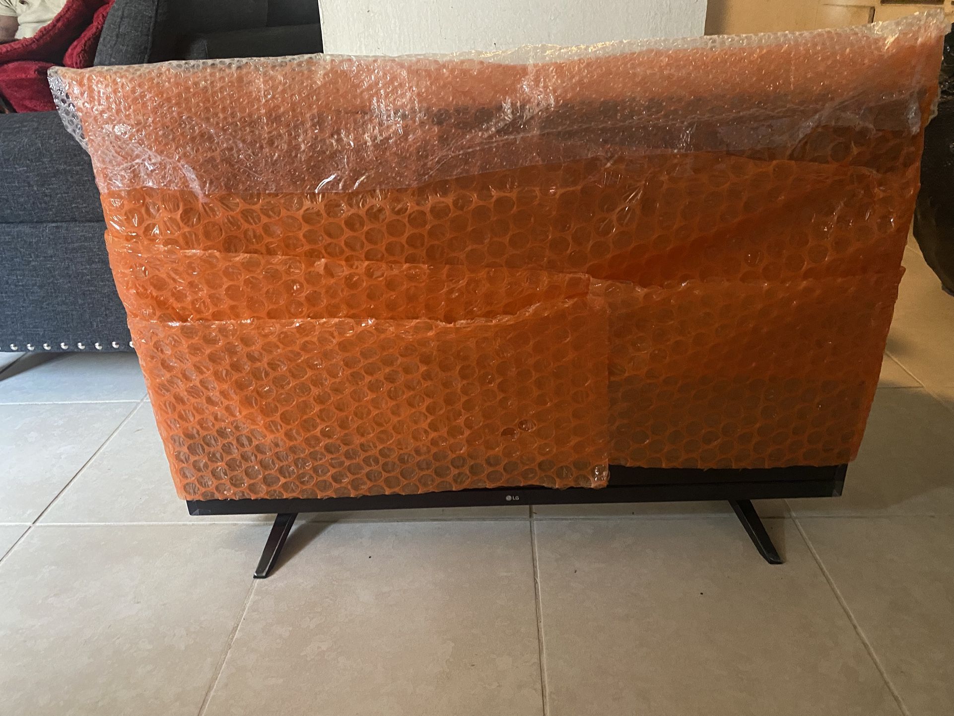 Brand New LG 45’ Tv No Remote