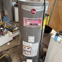 40 Gallons Gas Water Heater 60 Day Warranty And Delivery 300$
