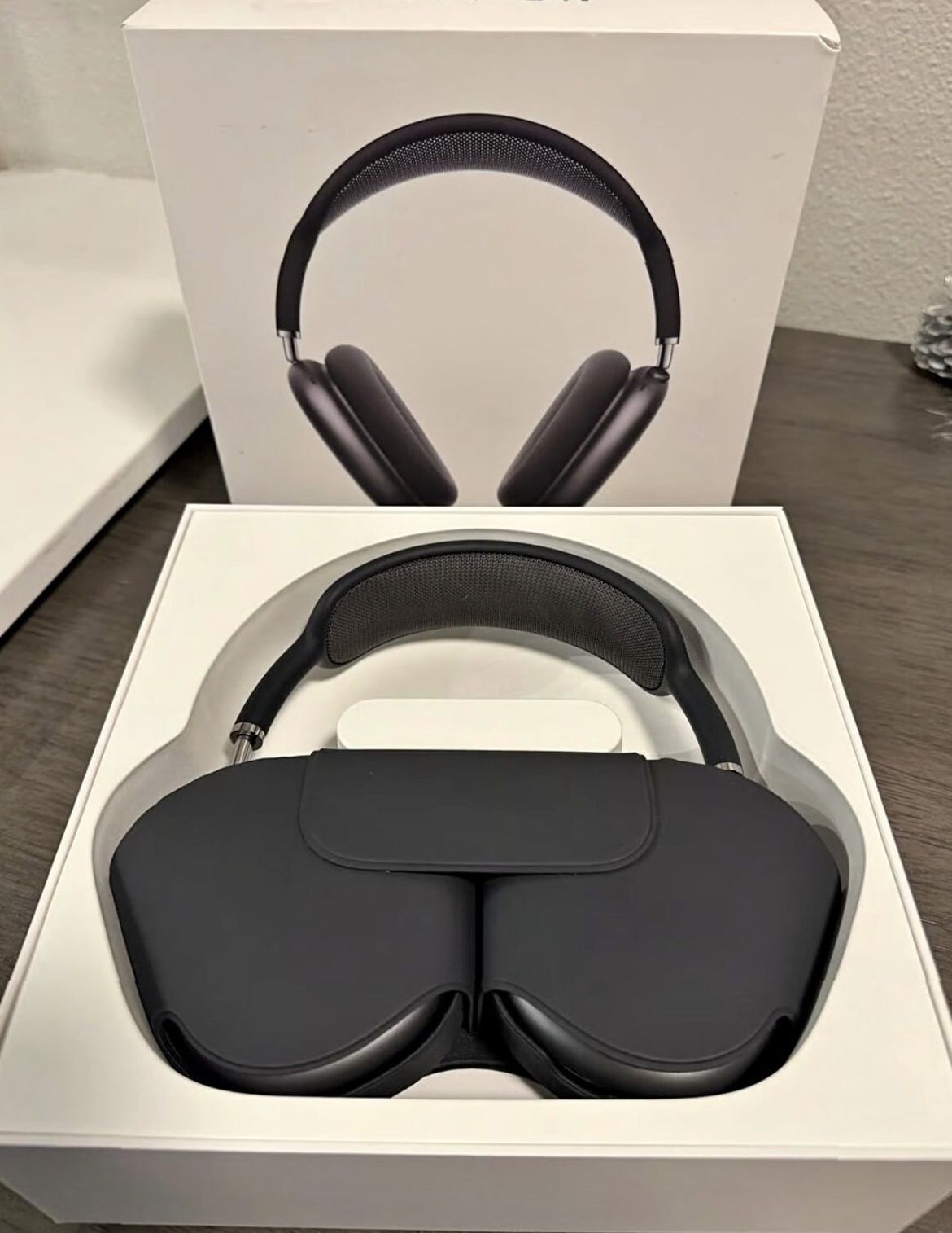 Apple AirPods Max Lightning Space Gray -Excellent Condition with Smart Case